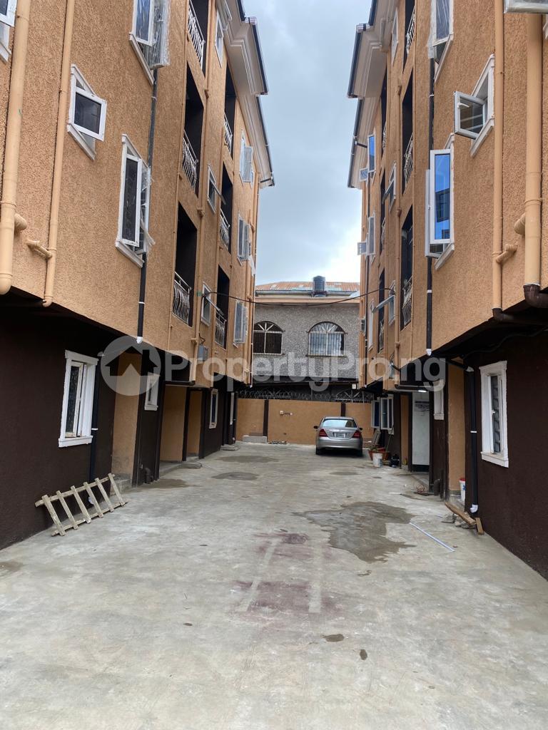 1 bedroom Flat / Apartment for rent Ebute Metta Adekunle Yaba Lagos - 2