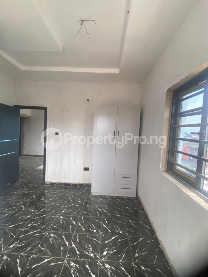 1 bedroom Flat / Apartment for rent Somolu Fola Agoro Yaba Lagos