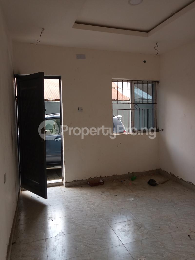 1 bedroom Flat / Apartment for rent Bajulaiye Fola Agoro Yaba Lagos