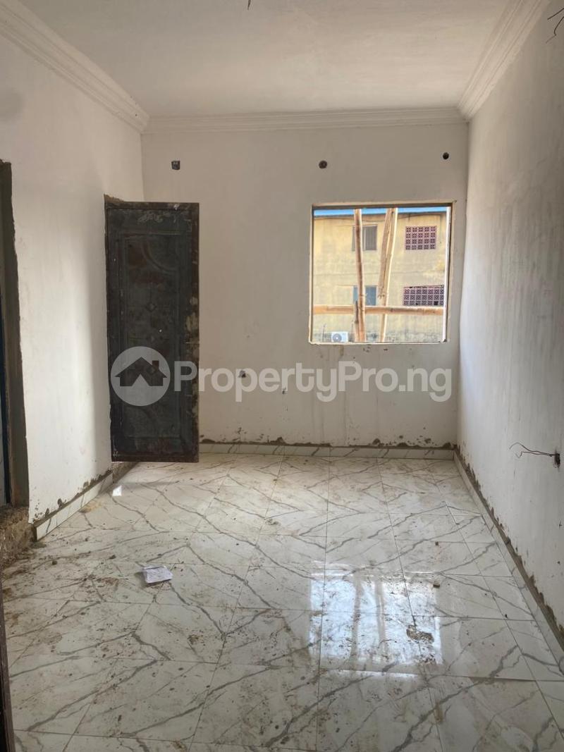 1 bedroom Flat / Apartment for rent Onioan Shomolu Lagos