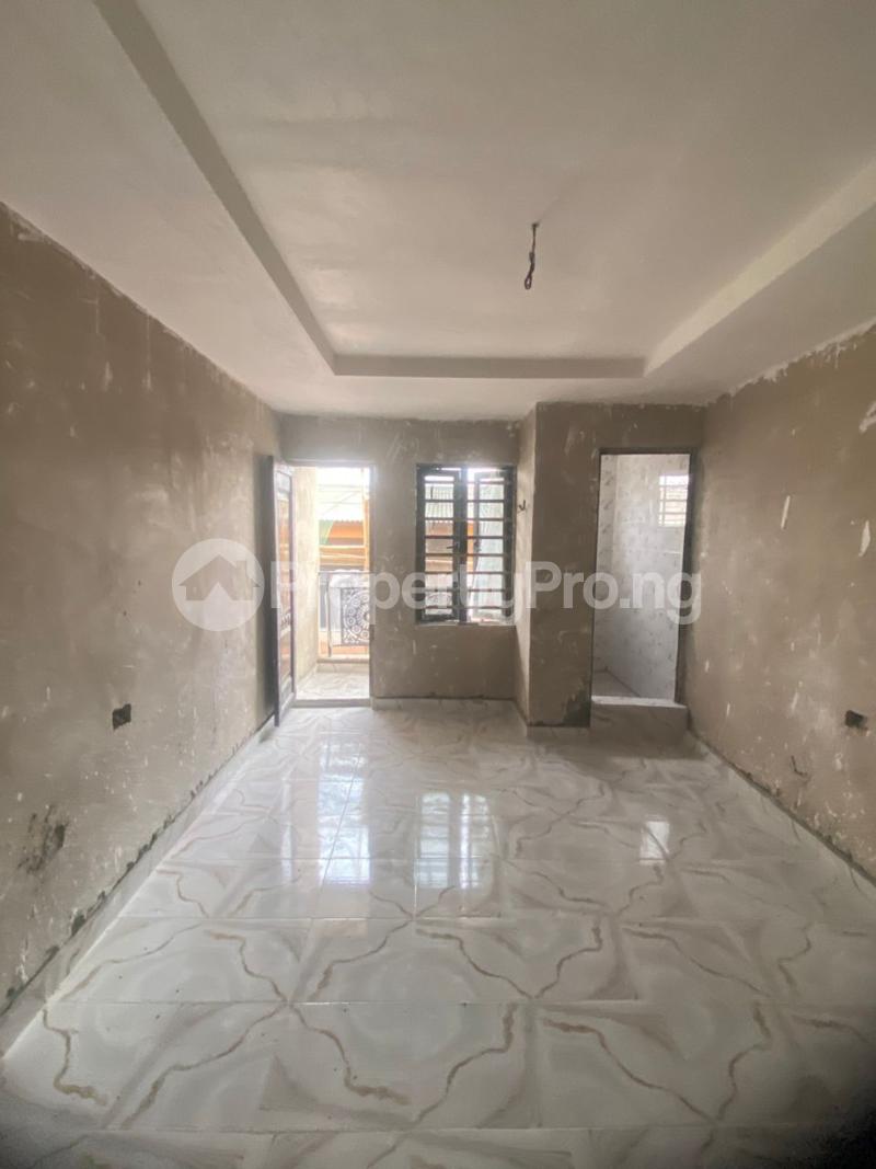 1 bedroom Flat / Apartment for rent Onipan Shomolu Lagos