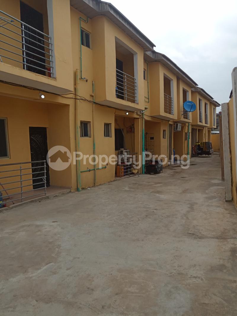 1 bedroom Flat / Apartment for rent Abule-Ijesha Yaba Lagos - 5