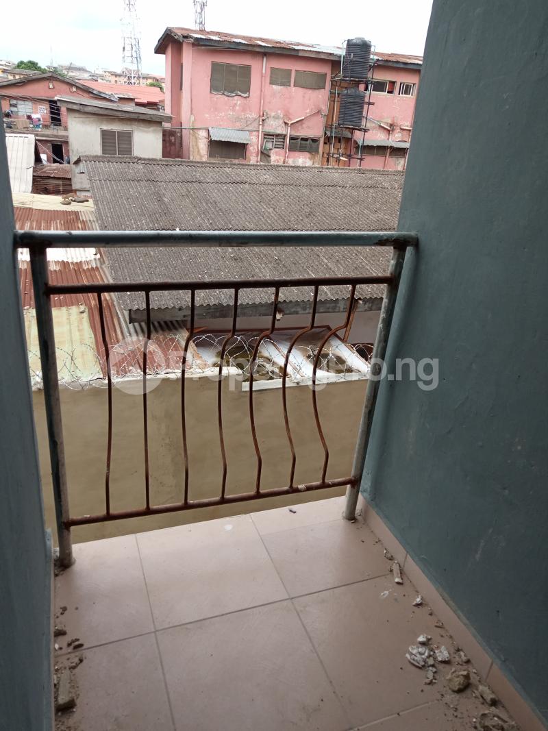 1 bedroom Flat / Apartment for rent Fadeyi Jibowu Yaba Lagos