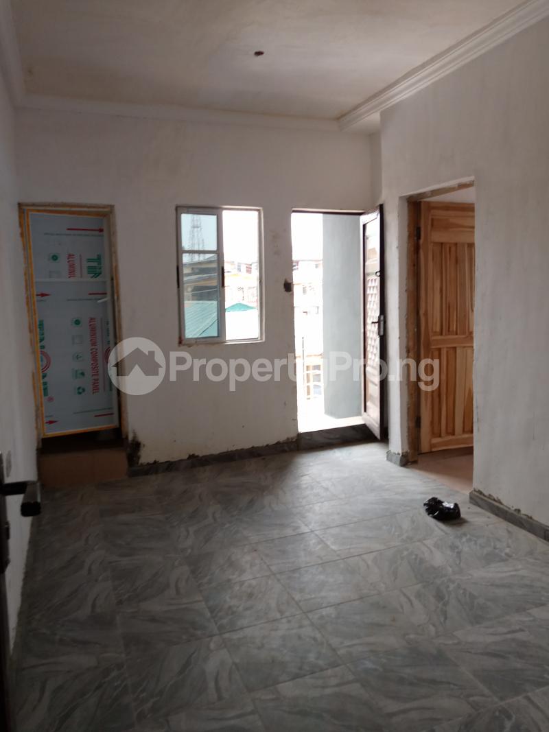 1 bedroom Flat / Apartment for rent Onipan Shomolu Shomolu Lagos