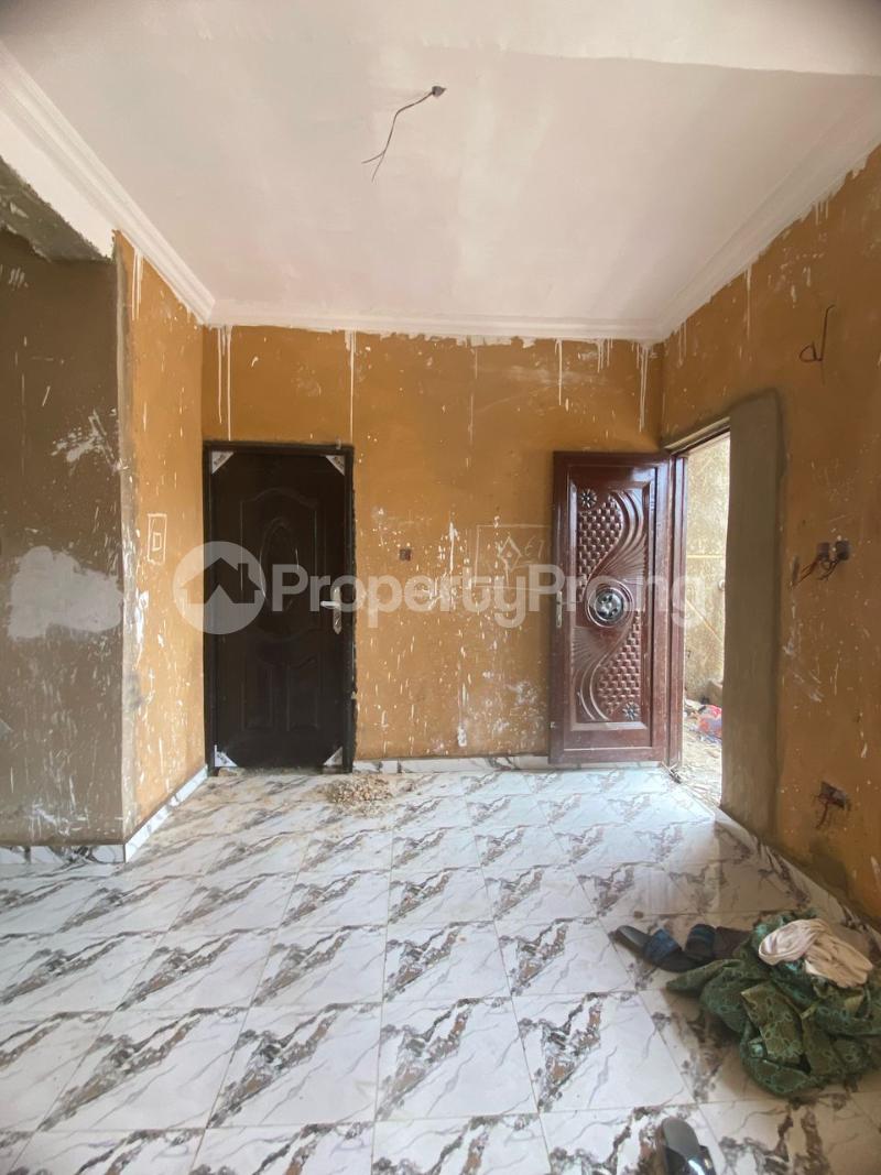 1 bedroom Flat / Apartment for rent Ebute Metta Adekunle Yaba Lagos - 3