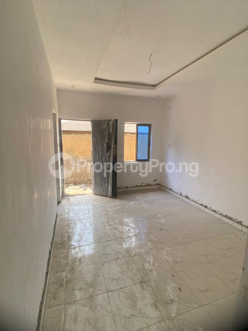 1 bedroom Flat / Apartment for rent Onipan Shomolu Lagos