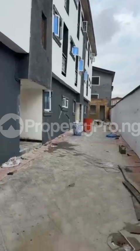 1 bedroom Flat / Apartment for rent Awoyokun Ilupeju Lagos