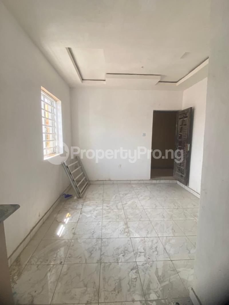 1 bedroom Flat / Apartment for rent Onipan Shomolu Shomolu Lagos