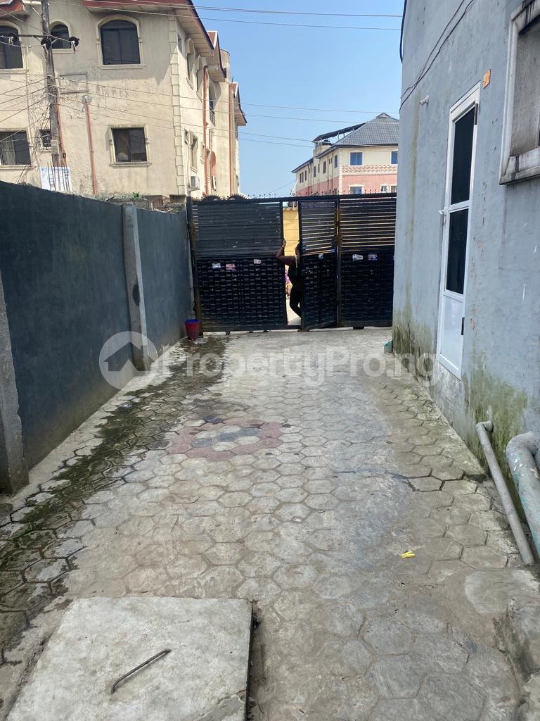 1 bedroom Flat / Apartment for rent Onipan Shomolu Lagos