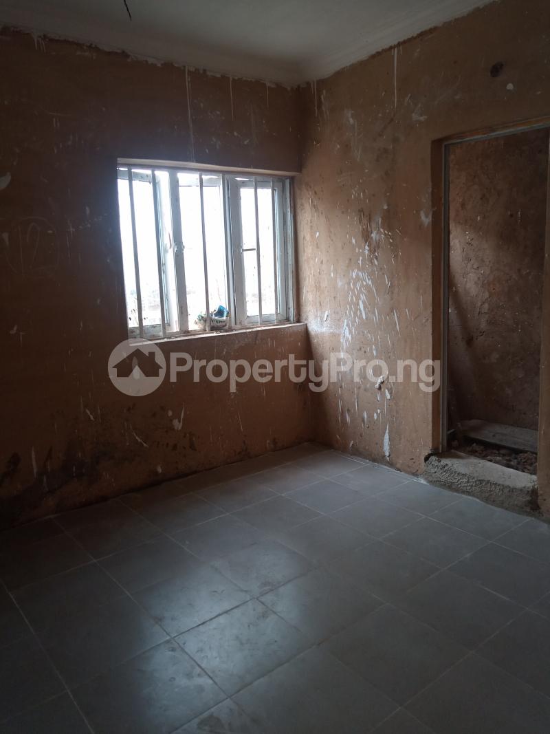 1 bedroom Flat / Apartment for rent Onipan Ikorodu road(Ilupeju) Ilupeju Lagos - 6