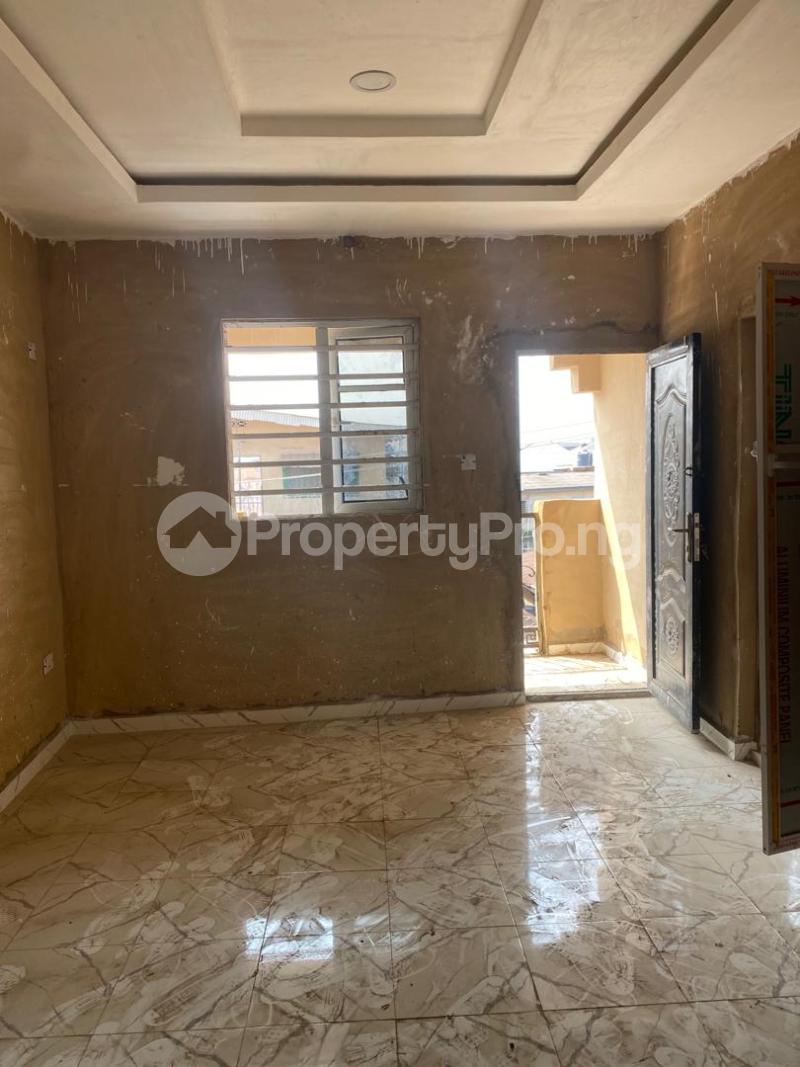 1 bedroom Flat / Apartment for rent Onipan Shomolu Lagos