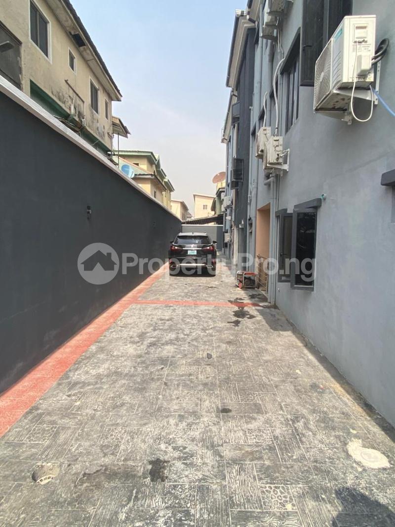 1 bedroom Flat / Apartment for rent  Alagomeji Yaba Lagos