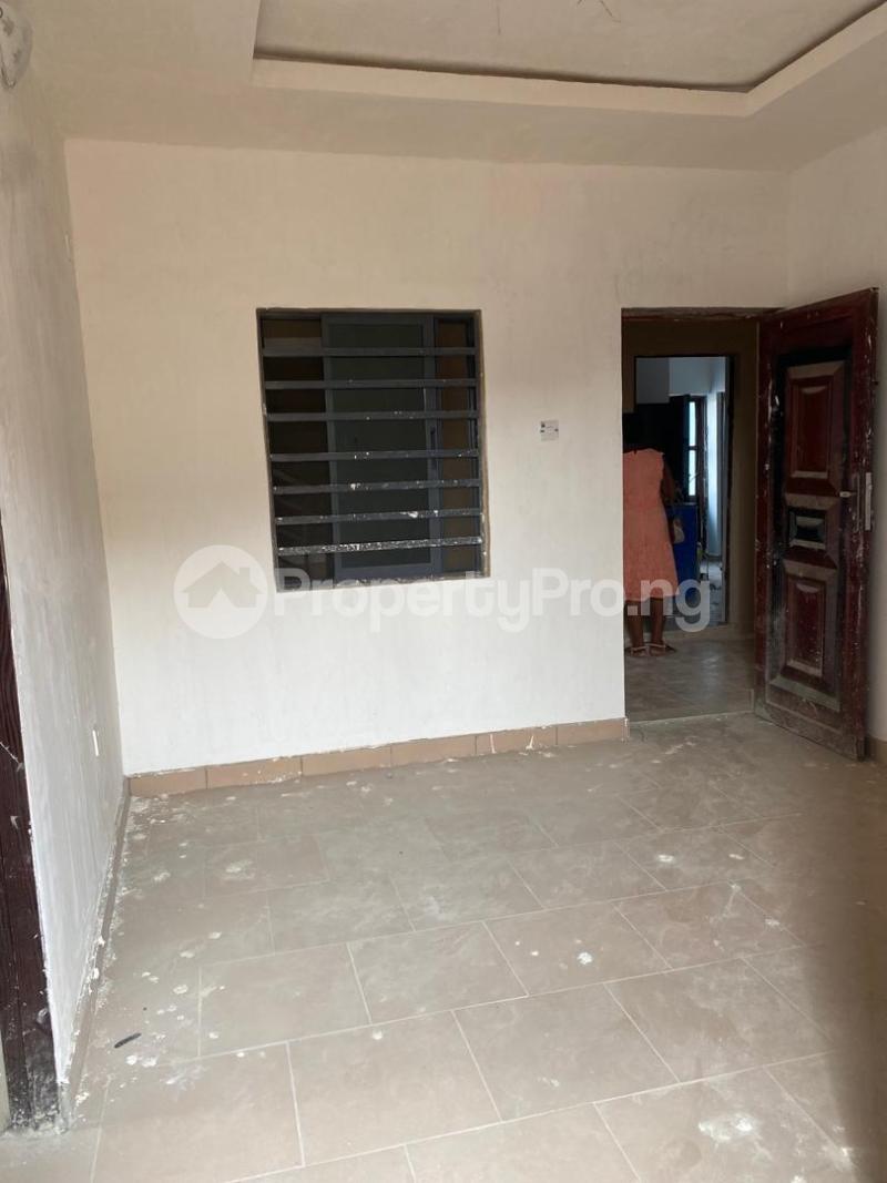 1 bedroom Flat / Apartment for rent Onipan Shomolu Lagos