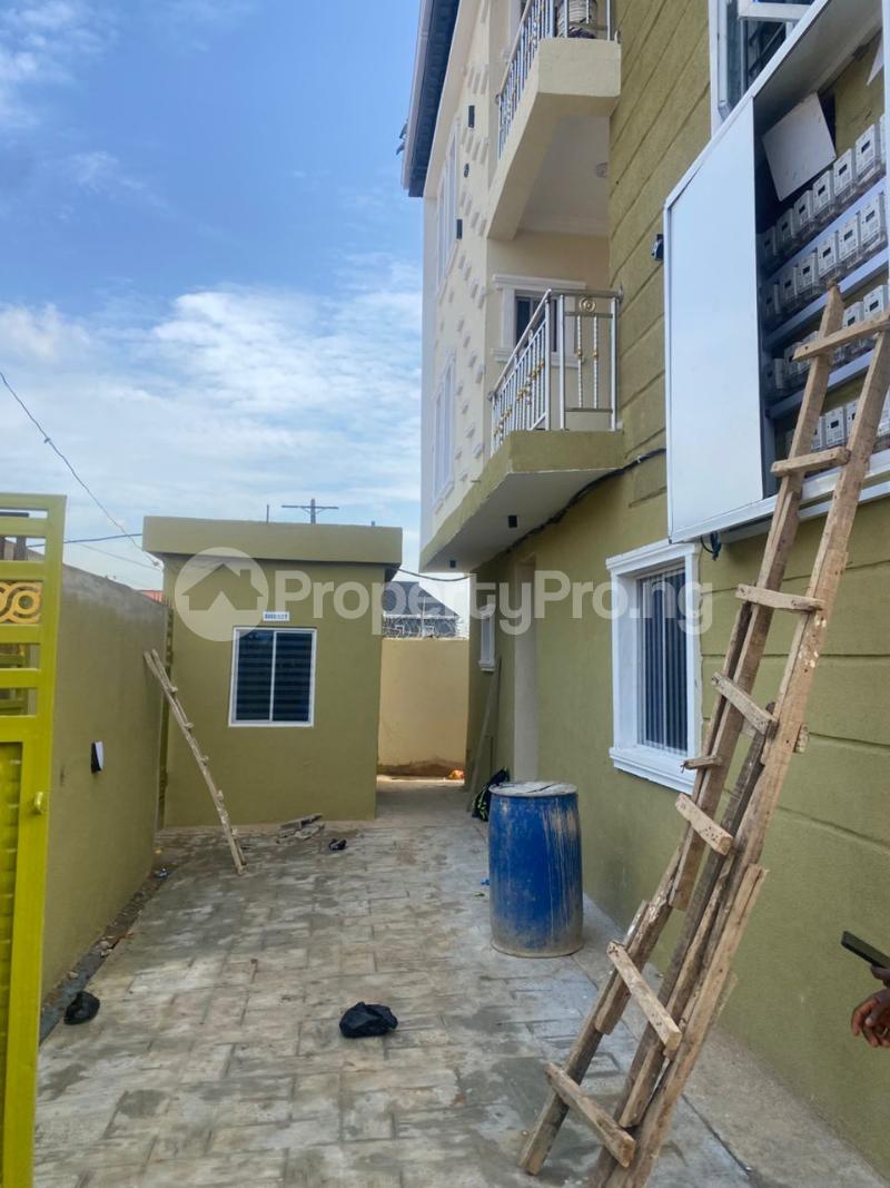 1 bedroom Flat / Apartment for rent Onipan Shomolu Shomolu Lagos - 4