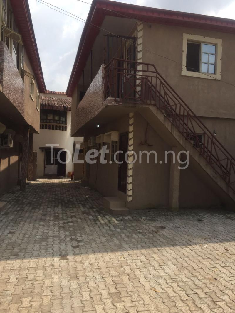 1 bedroom Flat / Apartment for rent   Fola Agoro Yaba Lagos