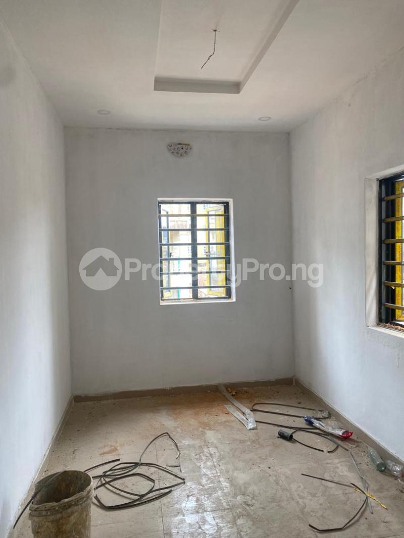 1 bedroom Flat / Apartment for rent Ebute Meta Adekunle Yaba Lagos - 4