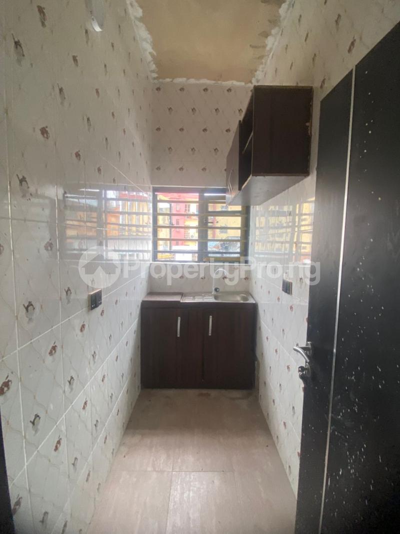 1 bedroom Flat / Apartment for rent Somolu Fola Agoro Yaba Lagos