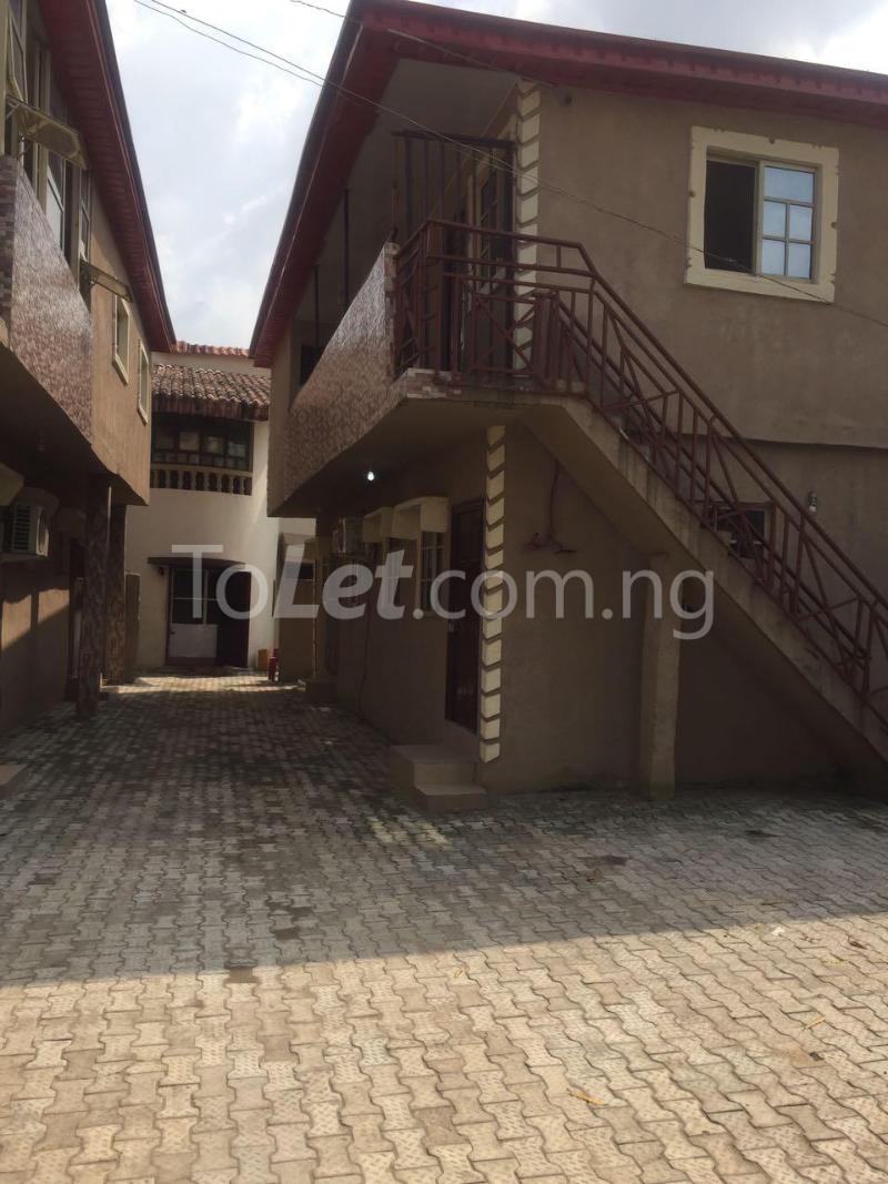 1 bedroom Flat / Apartment for rent Off Fola Agoro Lagos