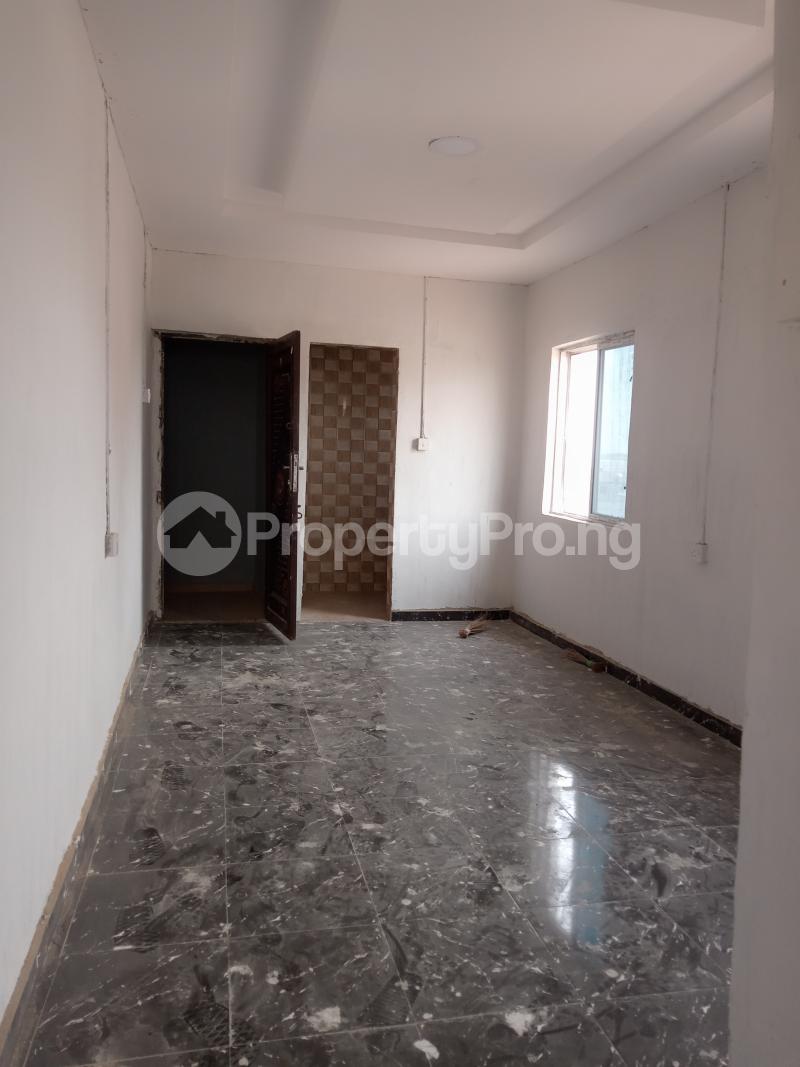 1 bedroom Flat / Apartment for rent Onipan Shomolu Lagos