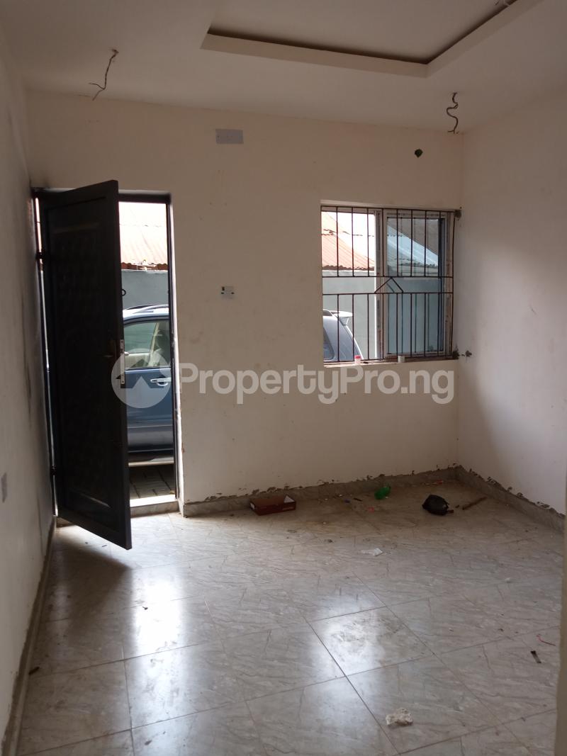 1 bedroom Flat / Apartment for rent Onipanu Shomolu Lagos - 1