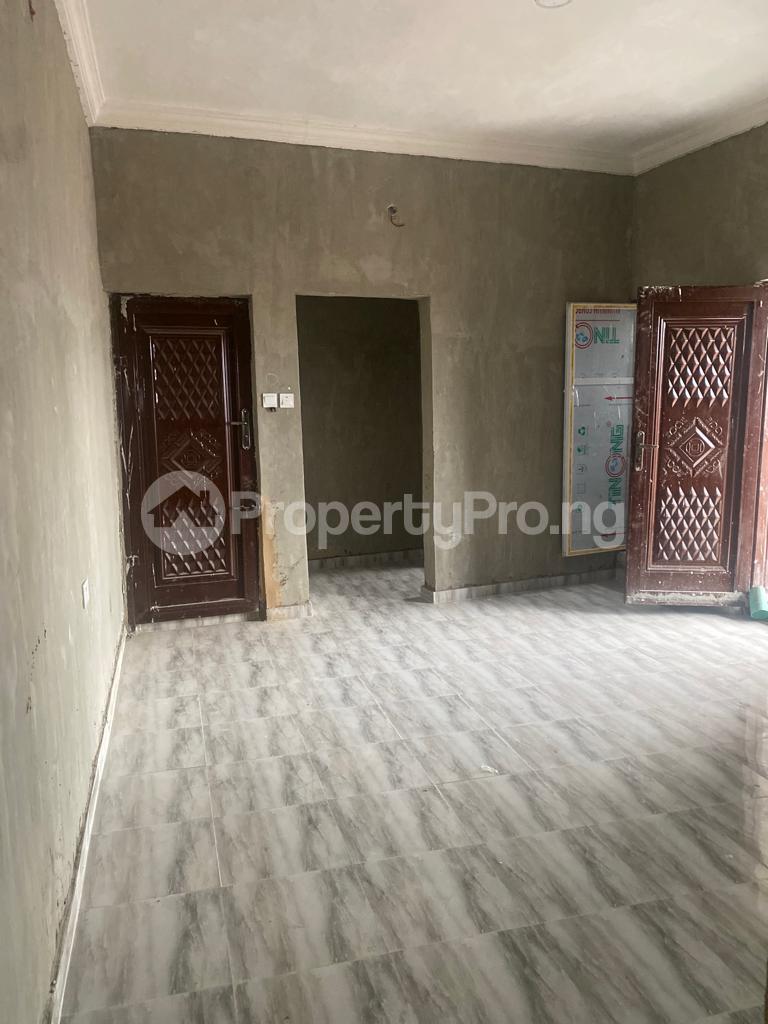 1 bedroom Flat / Apartment for rent Onipan Shomolu Lagos