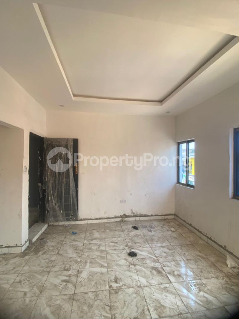 1 bedroom Flat / Apartment for rent Onipan Shomolu Lagos