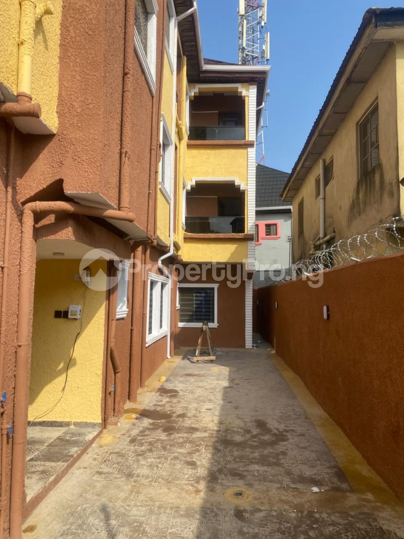 1 bedroom Flat / Apartment for rent Somolu Shomolu Shomolu Lagos