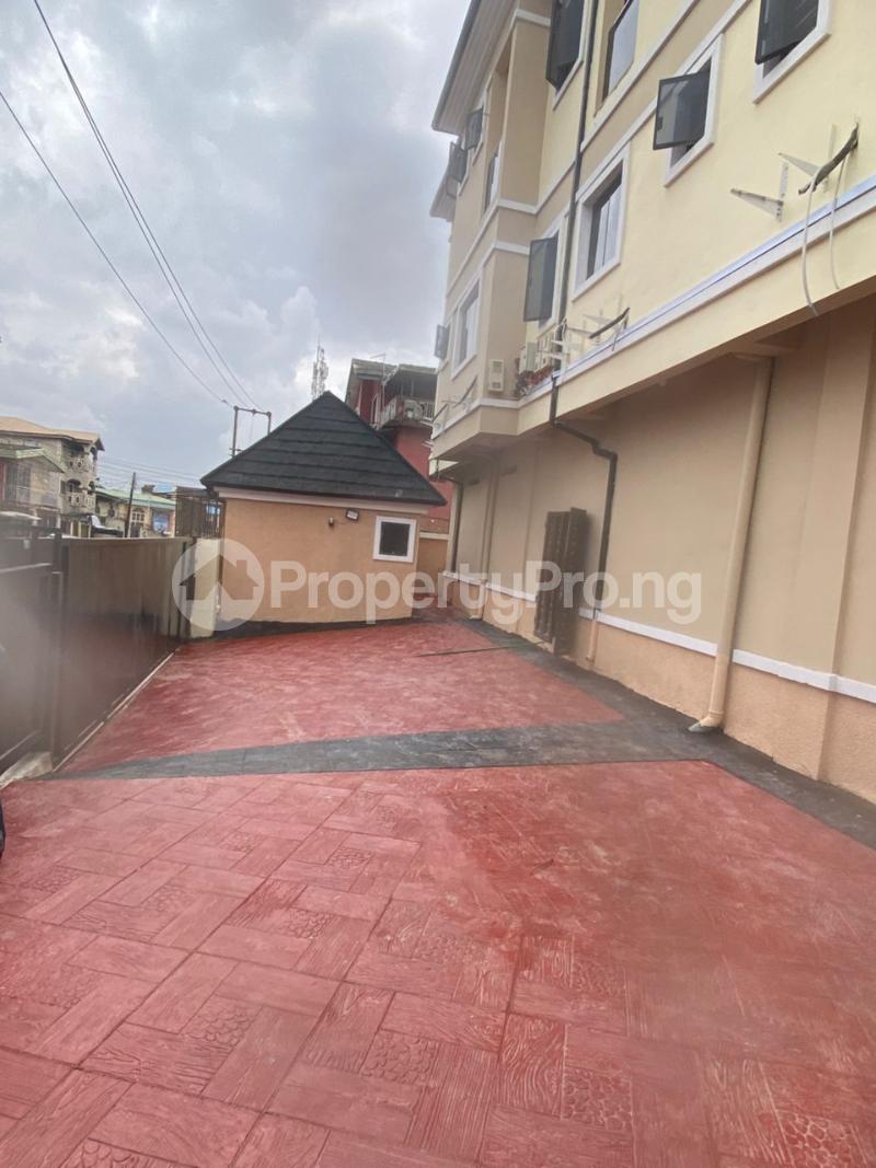 1 bedroom Flat / Apartment for rent Ebute Metta Adekunle Yaba Lagos
