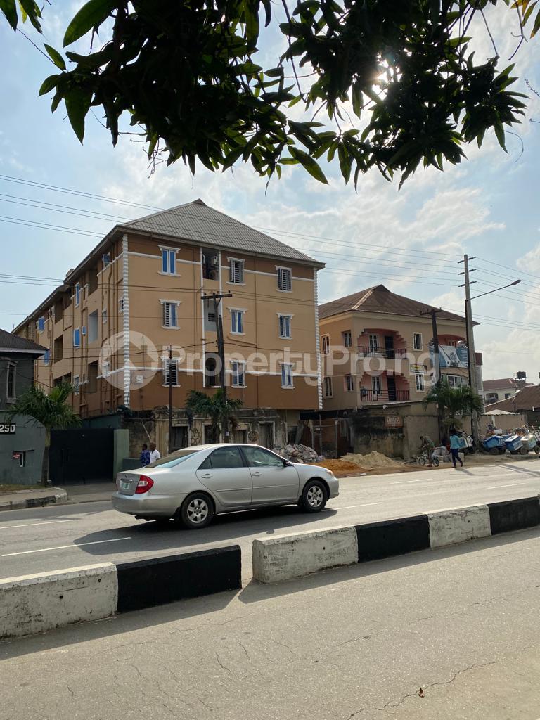 1 bedroom Flat / Apartment for rent Alagomeji Adekunle Yaba Lagos