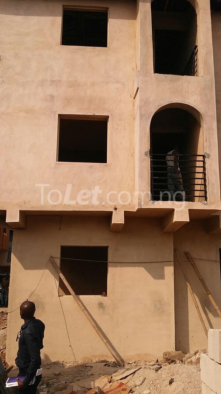 1 bedroom Flat / Apartment for rent Off Shagamu Avenue Ilupeju Lagos