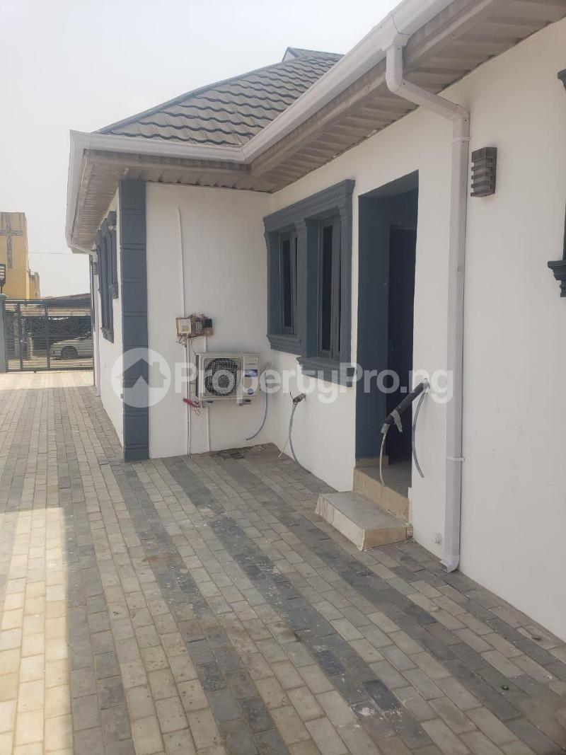 1 bedroom Flat / Apartment for rent Iyana Oworo Oworonshoki Gbagada Lagos - 0