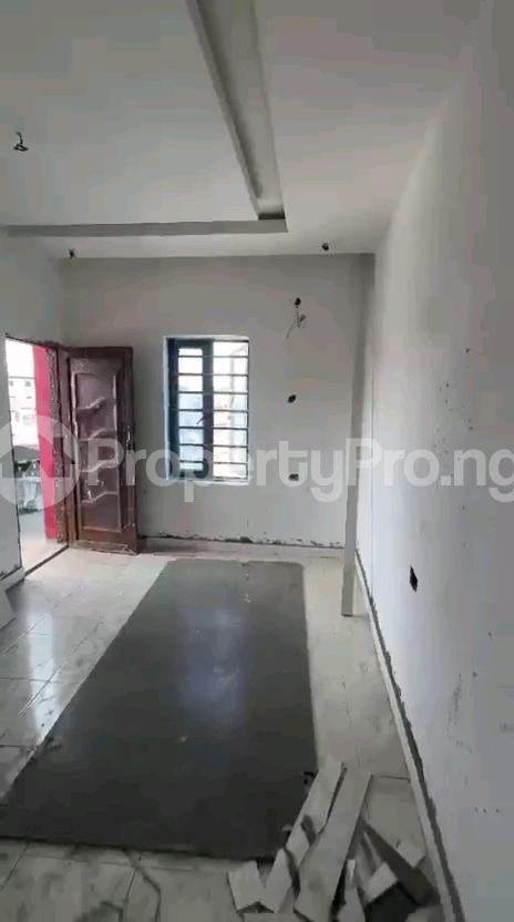 2 bedroom Flat / Apartment for rent Tarred Road Lagos Shomolu Shomolu Lagos
