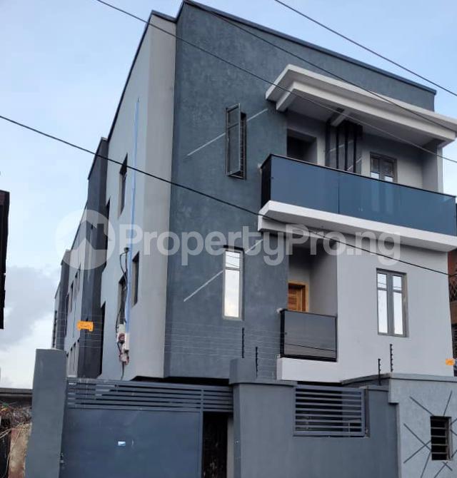 1 bedroom Flat / Apartment for rent Kareem Ojuelegba Surulere Lagos