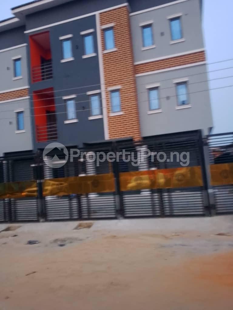 1 bedroom Flat / Apartment for rent Oluwadare Fola Agoro Yaba Lagos