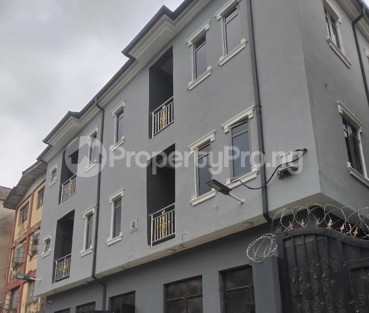 1 bedroom Flat / Apartment for rent Cater Adekunle Yaba Lagos