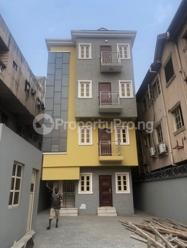 Commercial Property for rent Adekunle Yaba Lagos