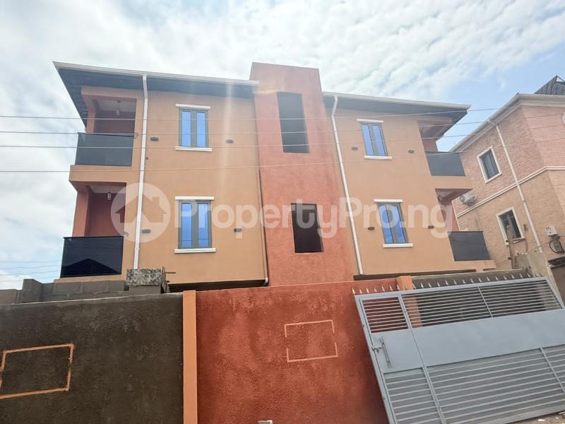 1 bedroom Flat / Apartment for sale Obanikoro Shomolu Lagos