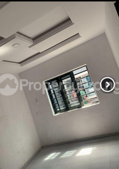 1 bedroom Flat / Apartment for rent At Elebu Moganna Alaaka Off Akala Express Ibadan Oyo