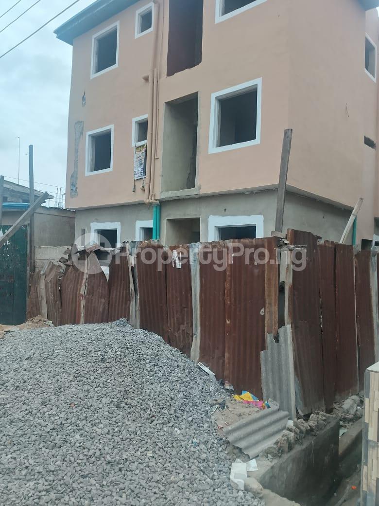 1 bedroom Flat / Apartment for rent Off Luth Road Martin's Street Mushin Mushin Lagos