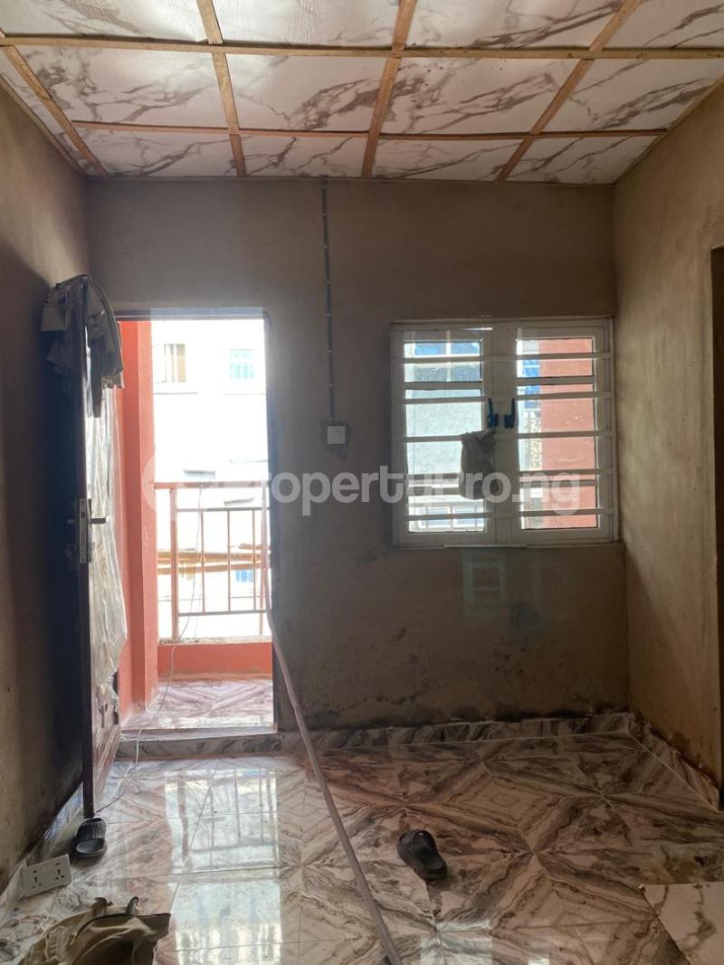 1 bedroom Flat / Apartment for rent Ebute Metta Adekunle Yaba Lagos