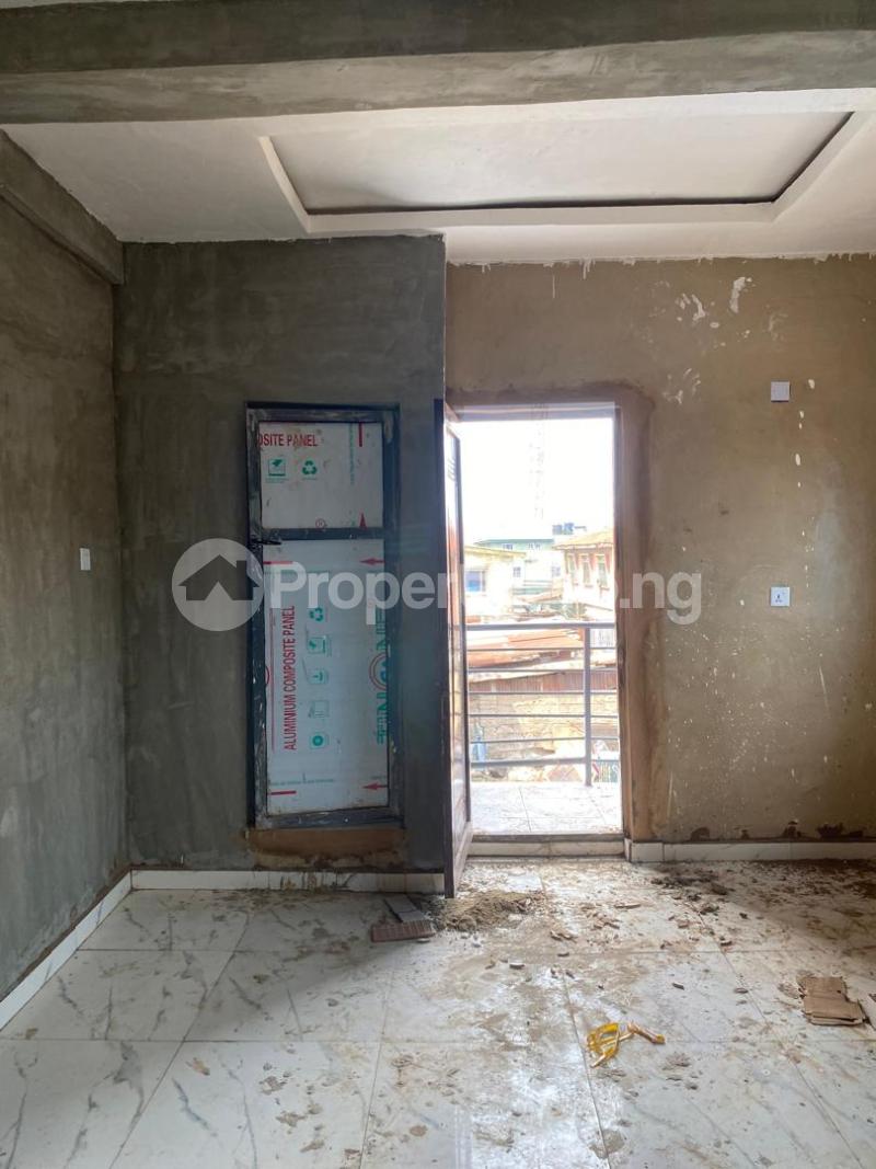 1 bedroom Flat / Apartment for rent Onipan Shomolu Lagos
