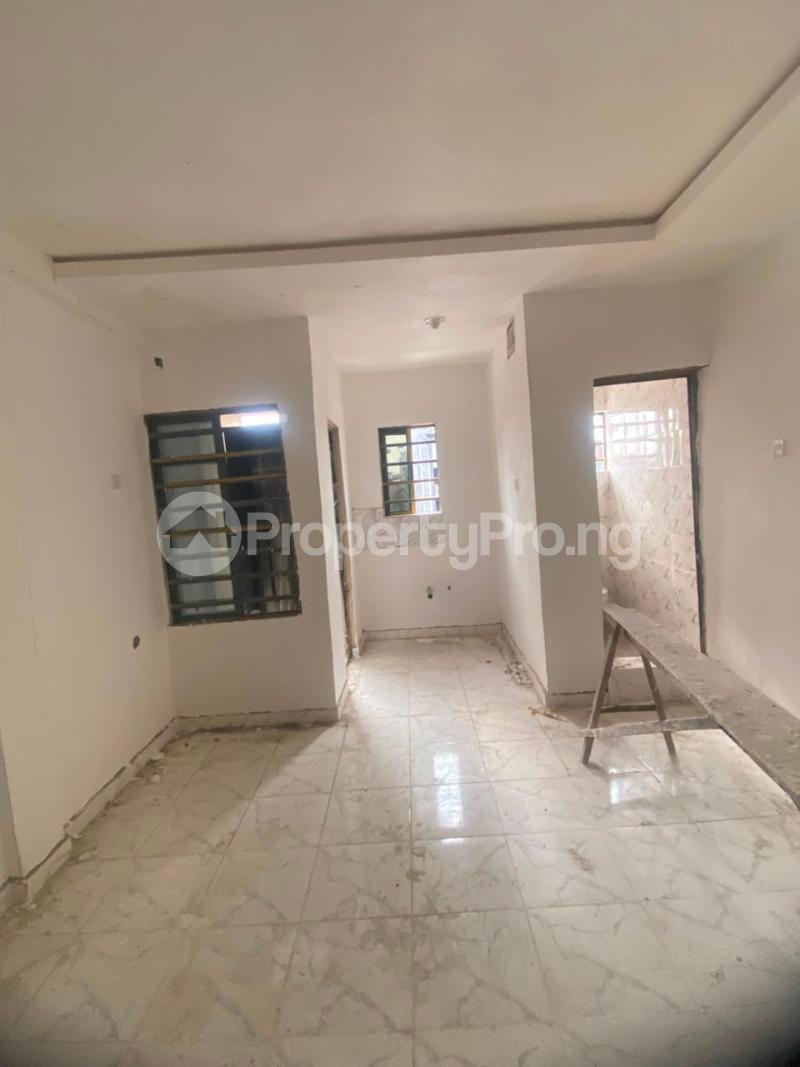 1 bedroom Flat / Apartment for rent Somolu Shomolu Shomolu Lagos