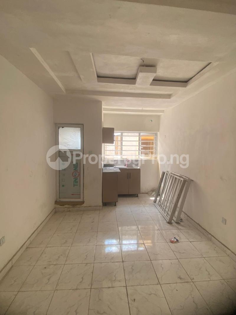 1 bedroom Flat / Apartment for rent Onipan Shomolu Shomolu Lagos