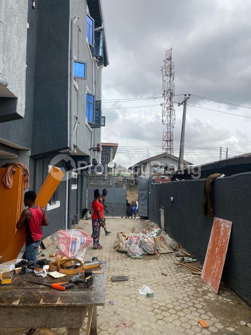 1 bedroom Flat / Apartment for rent Onipanu Shomolu Lagos