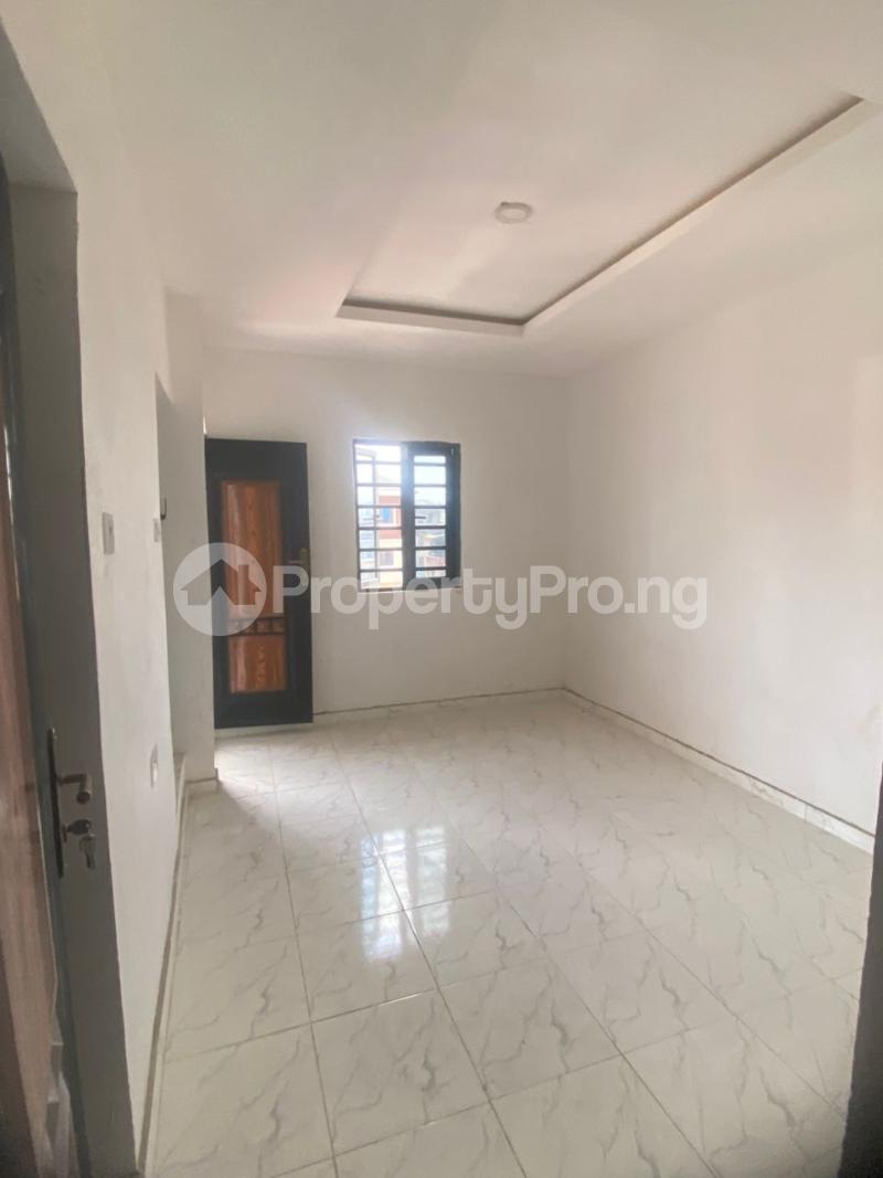 1 bedroom Flat / Apartment for rent Onipan Shomolu Lagos