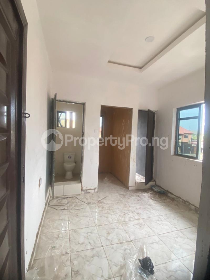 1 bedroom Flat / Apartment for rent Somolu Shomolu Shomolu Lagos