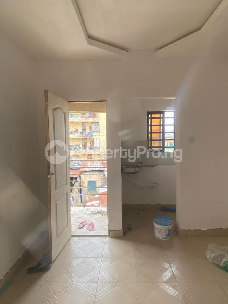 1 bedroom Flat / Apartment for rent Onipan Shomolu Lagos