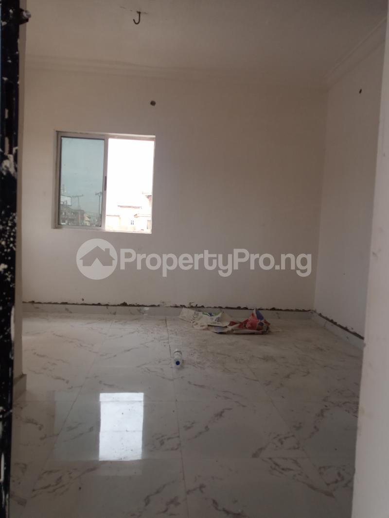 1 bedroom Flat / Apartment for rent Somolu Fola Agoro Yaba Lagos