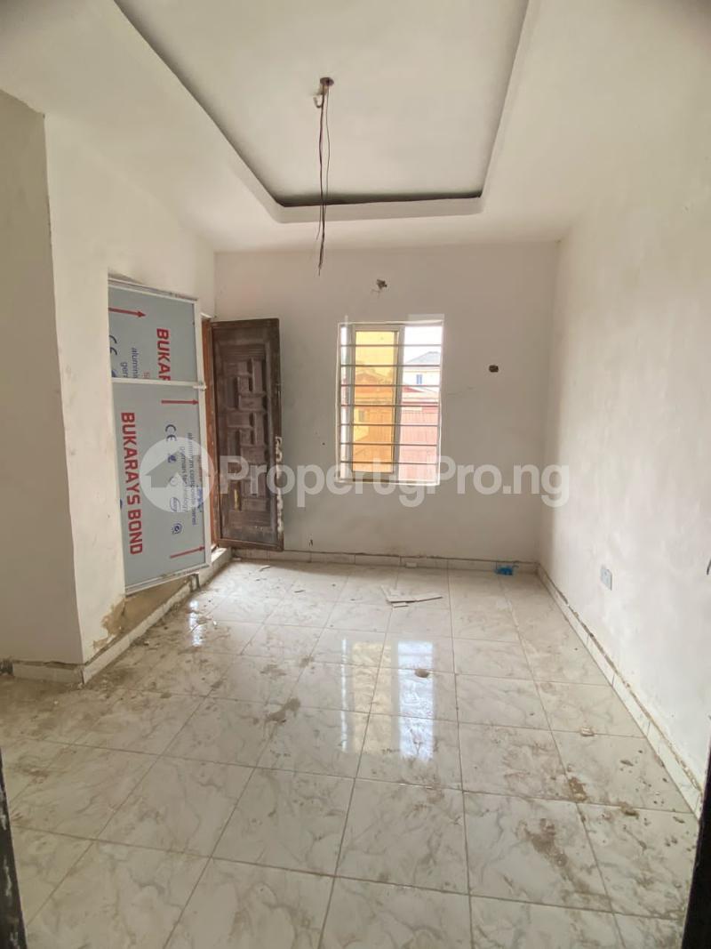 1 bedroom Flat / Apartment for rent Somolu Fola Agoro Yaba Lagos