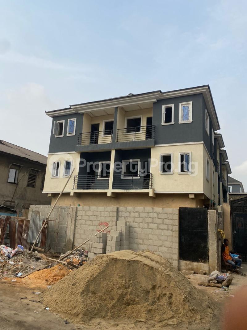 1 bedroom Flat / Apartment for sale Adekunle Ebute Metta Yaba Lagos